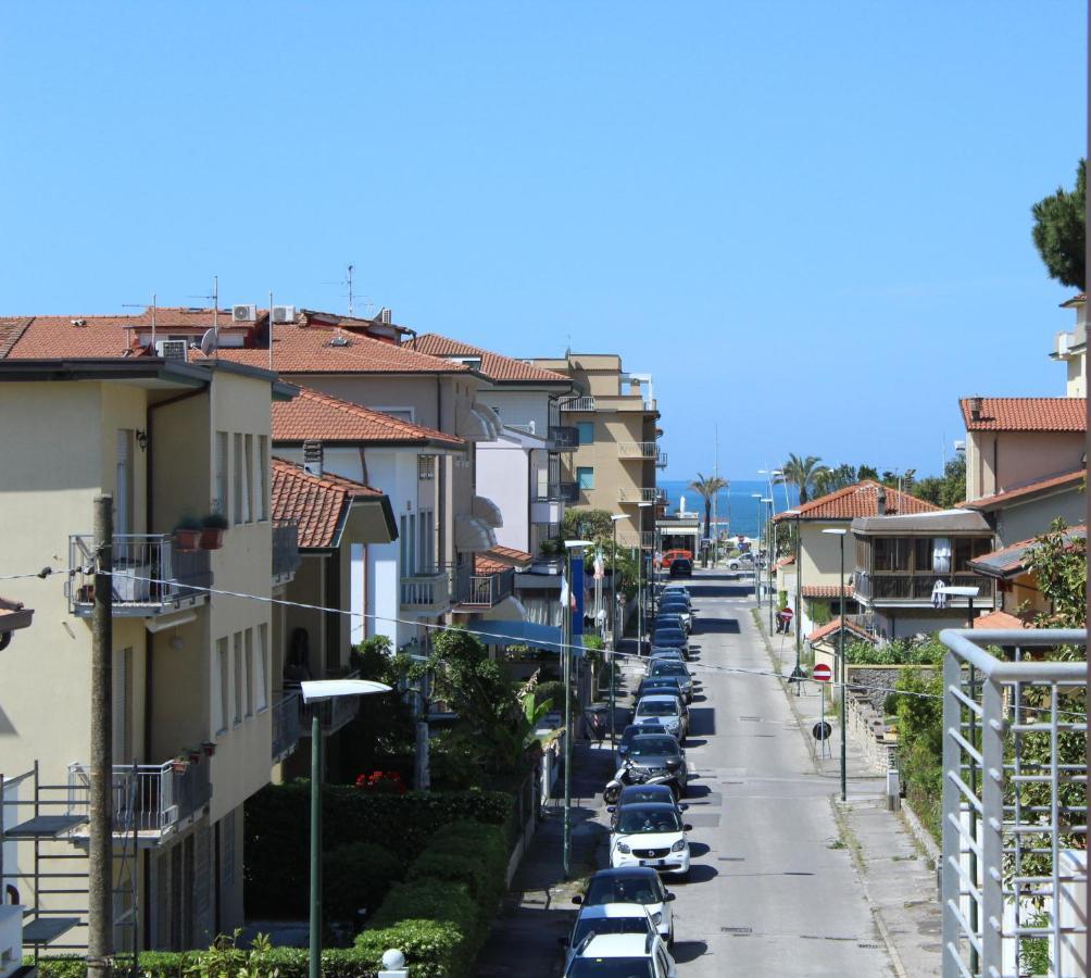 Hotel Luca Lido di Camaiore Exterior foto